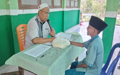 Wujudkan Kewajiban Syariat, MIN 1 Mesuji Fasilitasi Zakat Fitrah Siswa