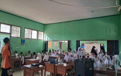 Semarak HUT RI ke-80 di MIN 1 Mesuji: Lomba Estafet Bendera dan Cerdas Cermat Buka Rangkaian Perayaan